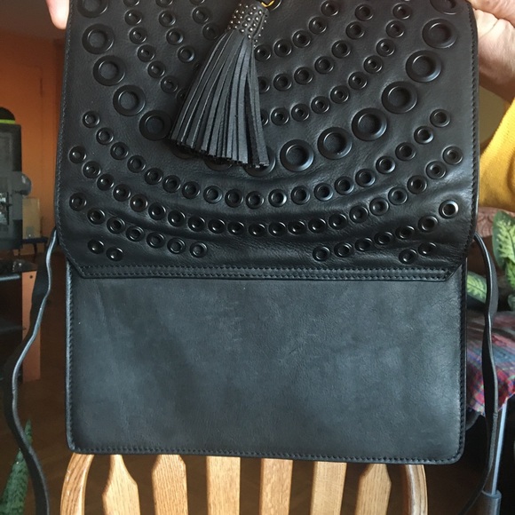 Brand New Linea Pelle Leather Grommet Detail Black Crossbody Bag - Picture 5 of 12